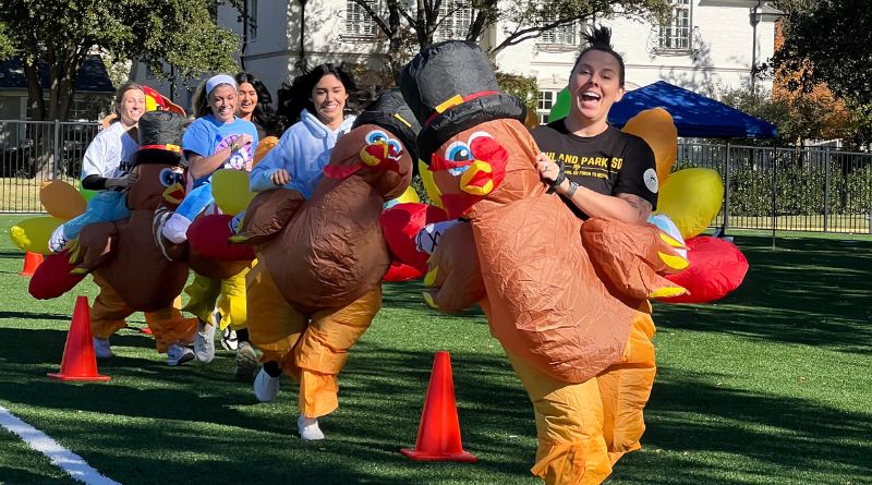 Hyer Hosts Inaugural Turkey Trot